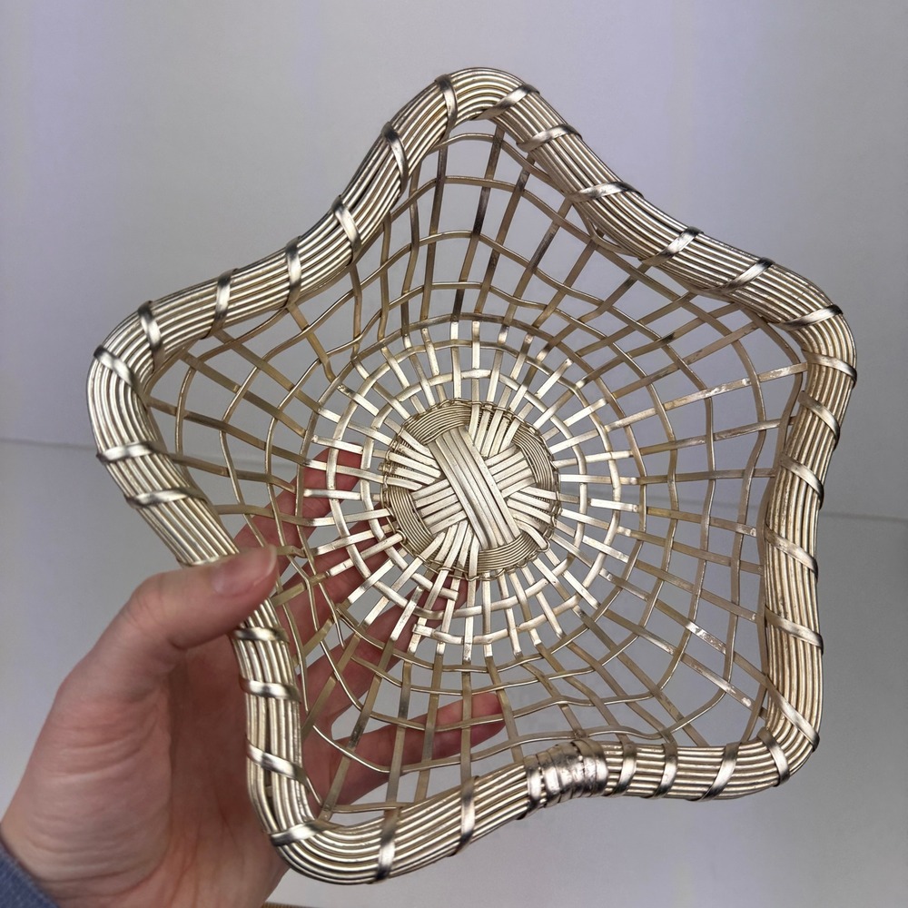 Vtg Metal Star Shaped Tabletop Small Basket‎ 9inch Silver Light Gold Color READ